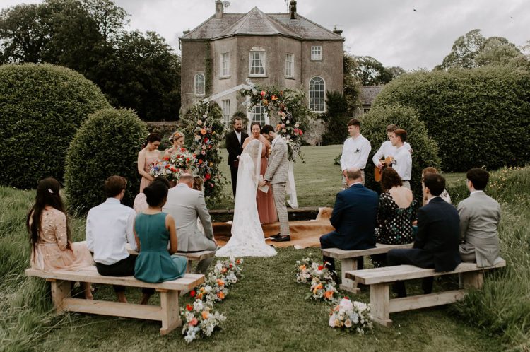 Pernikahan Tertutup Atau Di Kenal Intimate Wedding