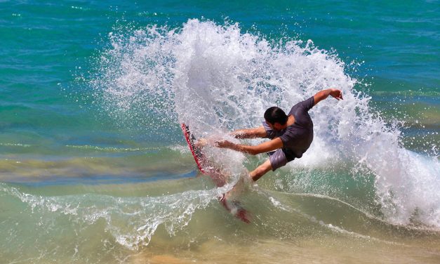 Olahraga Seru Surfing Biasanya Di Pantai Melakukannya