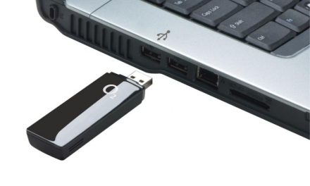 Perangkat Penghubung Internet Dengan Juga Laptop