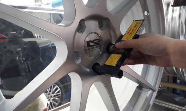 Suatu Bagian Velg Yang Terfokus Pada Roda