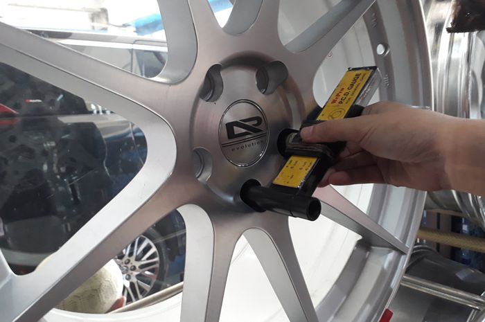 Suatu Bagian Velg Yang Terfokus Pada Roda
