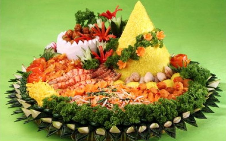 Hidangan Tradisional Tumpeng Yang Khas Indonesia