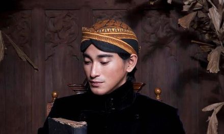 Budaya Jawa Blangkon Sebagai Penutup Bagian Kepala