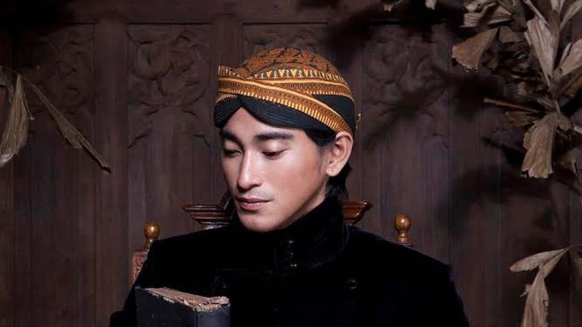 Budaya Jawa Blangkon Sebagai Penutup Bagian Kepala