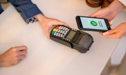 Sistem Keuangan Cashless Yang Menjadi Perkembangan Digital