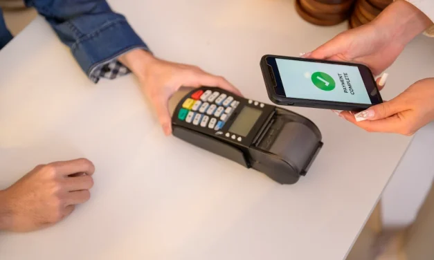 Sistem Keuangan Cashless Yang Menjadi Perkembangan Digital