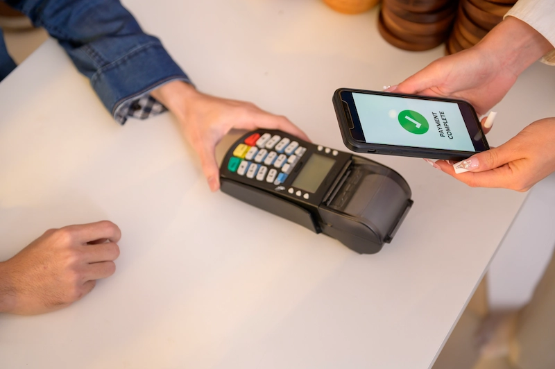 Sistem Keuangan Cashless Yang Menjadi Perkembangan Digital