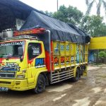 Kendaraan Ukuran Besar Truk Dengan Bobot Berat