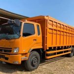 Kendaraan Besar Panjang Truk Dengan Berbagai Muatan