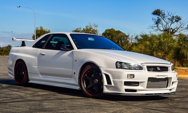 Kendaraan Mahal Mobil Nissan GTR Performa Tinggi