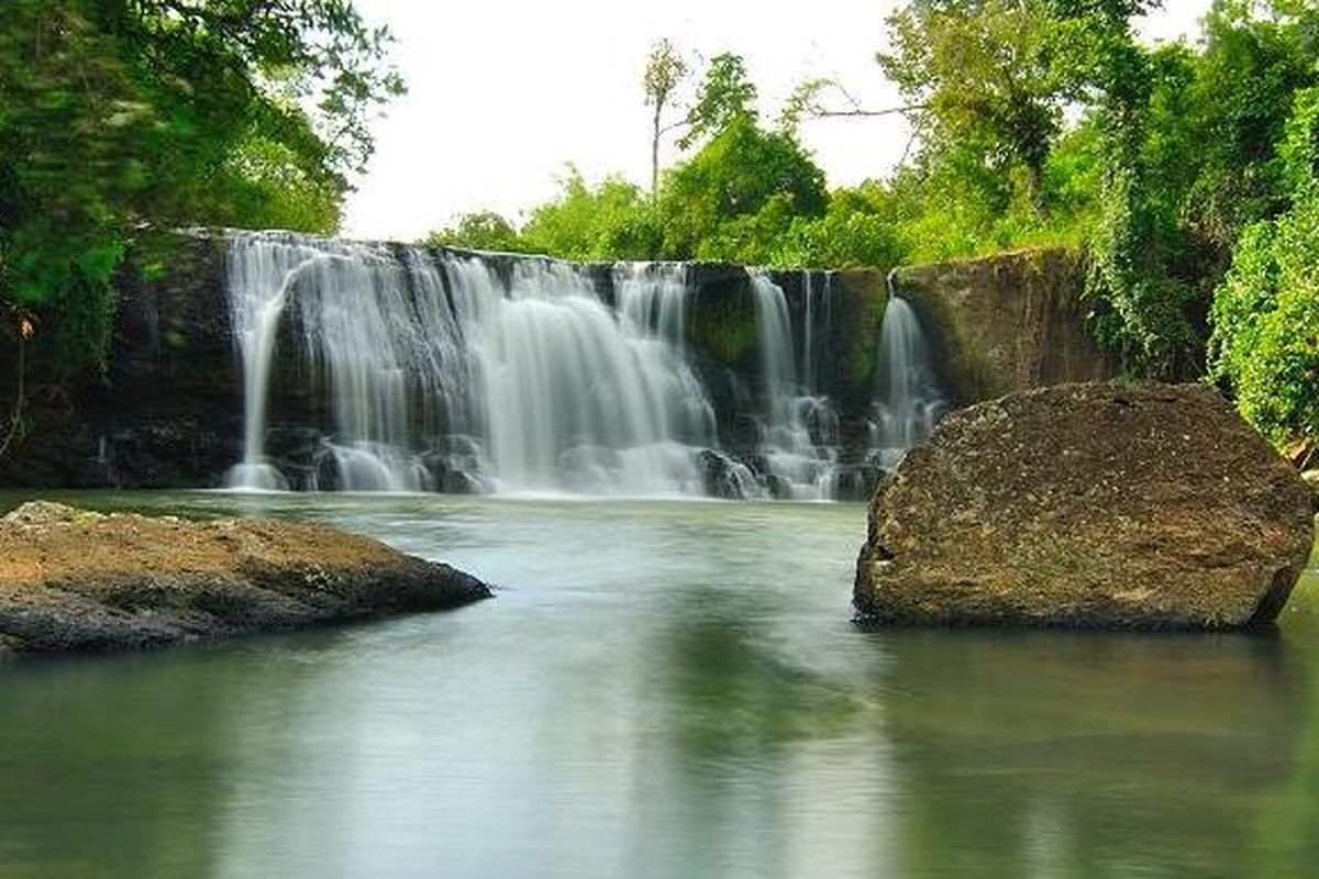 Kealamian Alam Curug Atau Sebuah Air Terjun