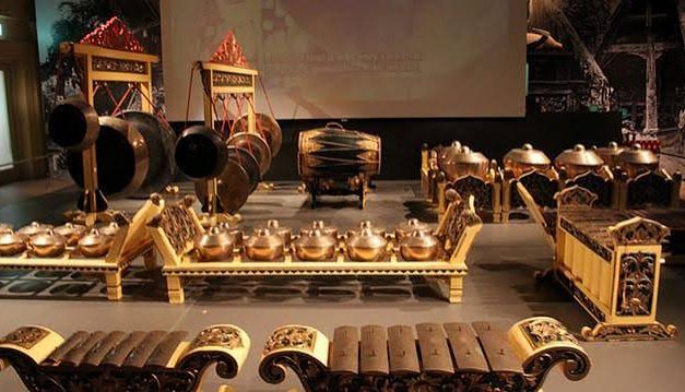 Seperangkat Permusikan Gamelan Di Indonesia