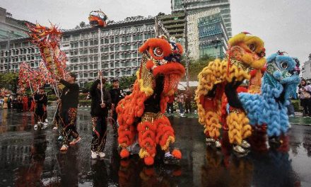 Suatu Pertunjukan Barongsai Pada Budaya Tiongkok