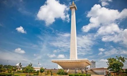 Suatu Bangunan Tugu Untuk Mengenang Sejarah